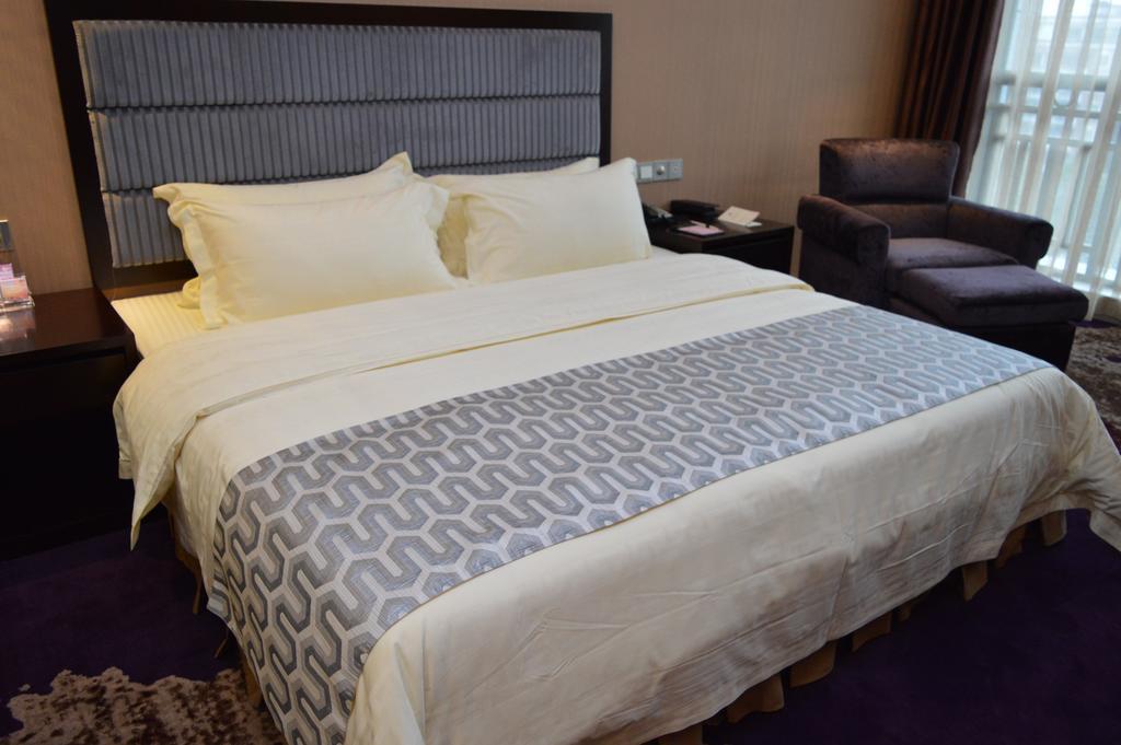 Aimoer Hotel Foshan Room photo